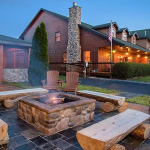 Berry Springs Lodge